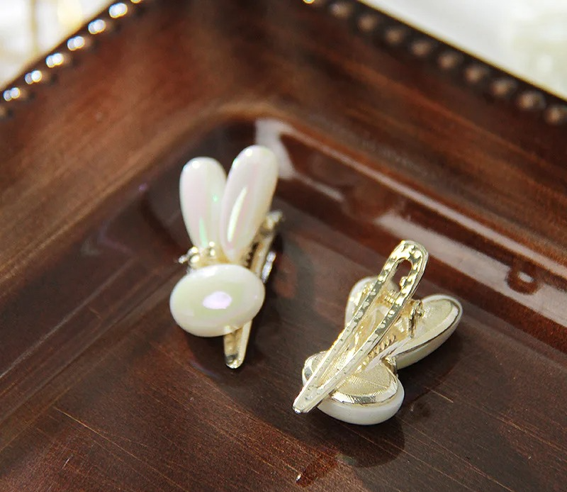 DRESS like US™ Bunny Pearl Hairpin