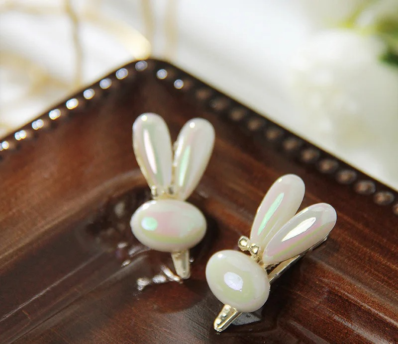 DRESS like US™ Bunny Pearl Hairpin